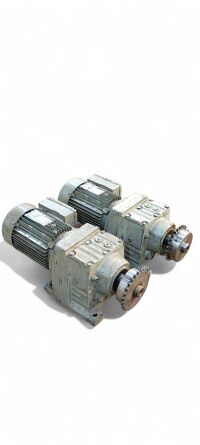 Imagem do produto Moto Redutor SEW Engrenado 0,75 Cv  Redução 1:100 – Saída de Eixo Frontal em Linha